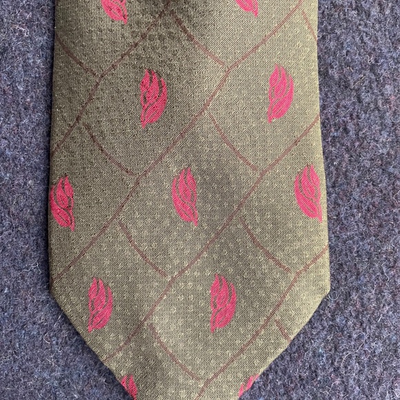 Giorgio Armani Men's Silk Neck Tie - Picture 2 of 5